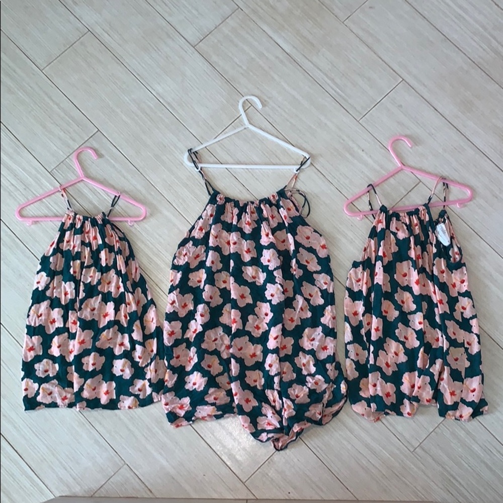 Acacia Hibiscus for Mama and her two littles